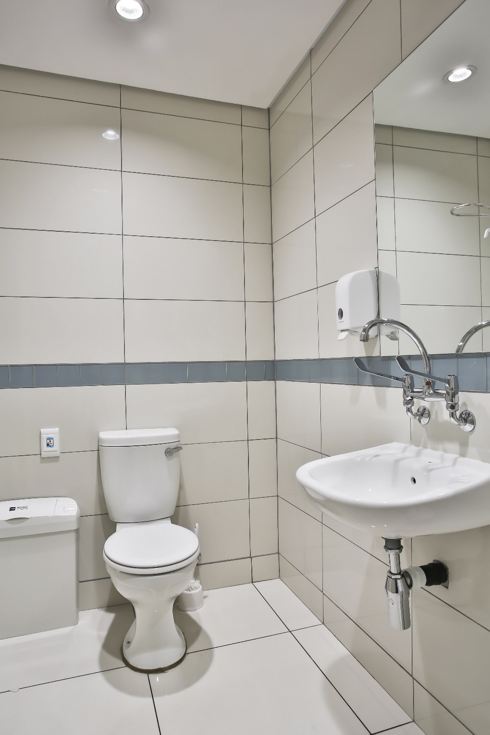 TAL tile adhesives used for 10 000 square metres of tiles at Netcare