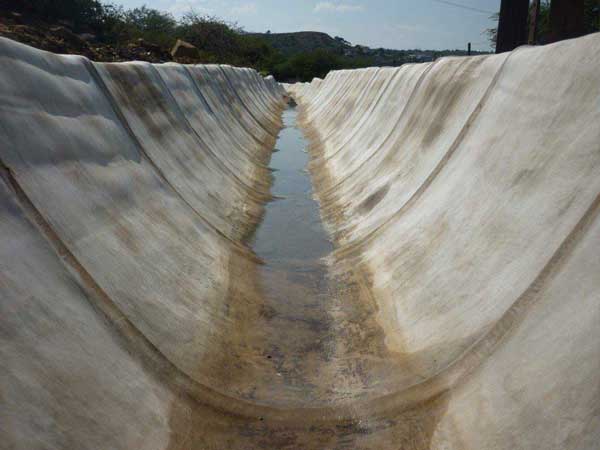 Kaytech’s ‘Concrete-on-a-Roll’ aids Mooi River canal remediation