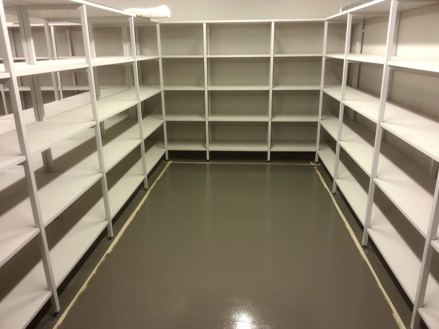 Laboratory Shelving