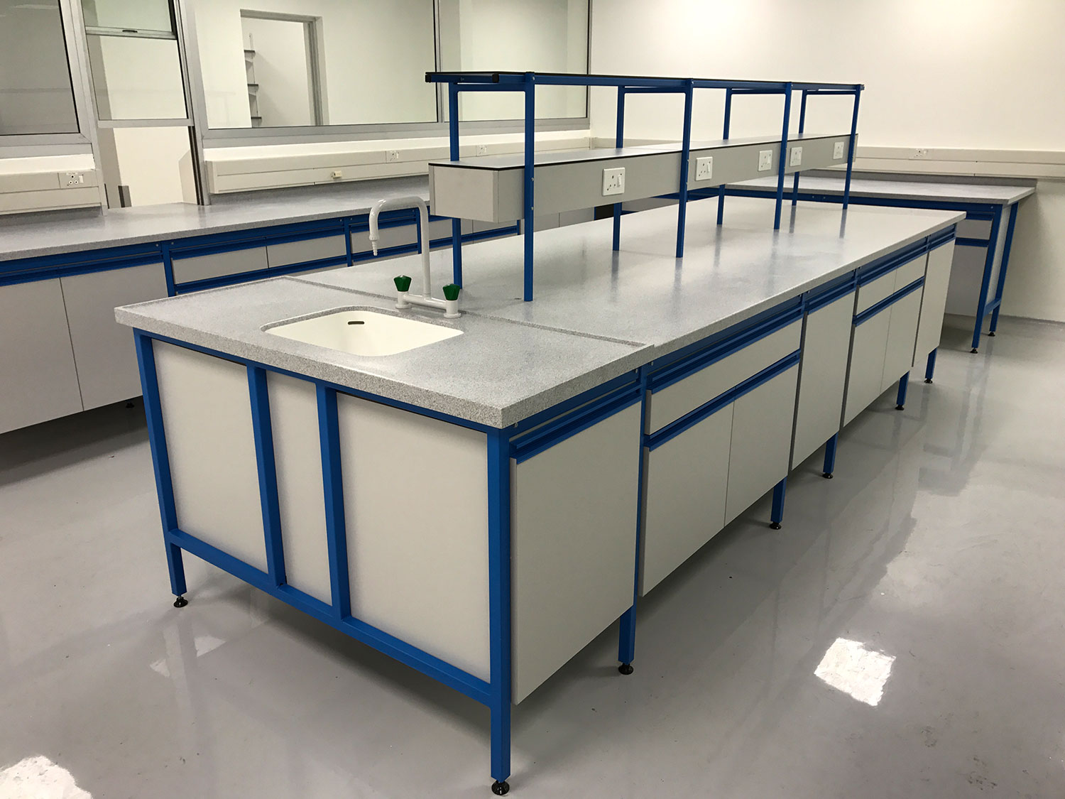 Types Of Laboratory Bench Layout - Design Talk