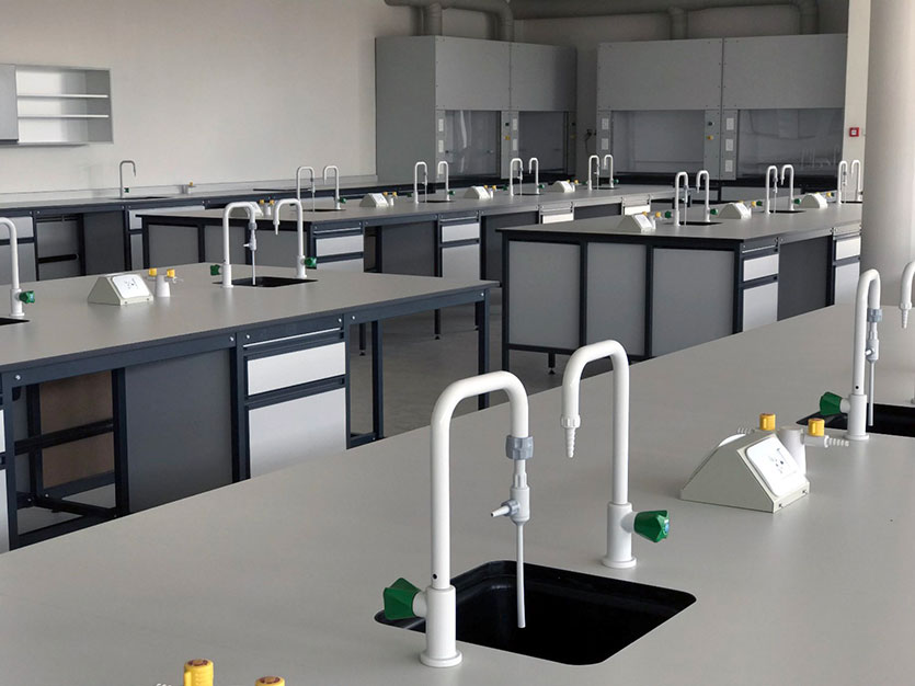 EC Laridon designed chemical laboratories installed at Chancellors College in Malawi