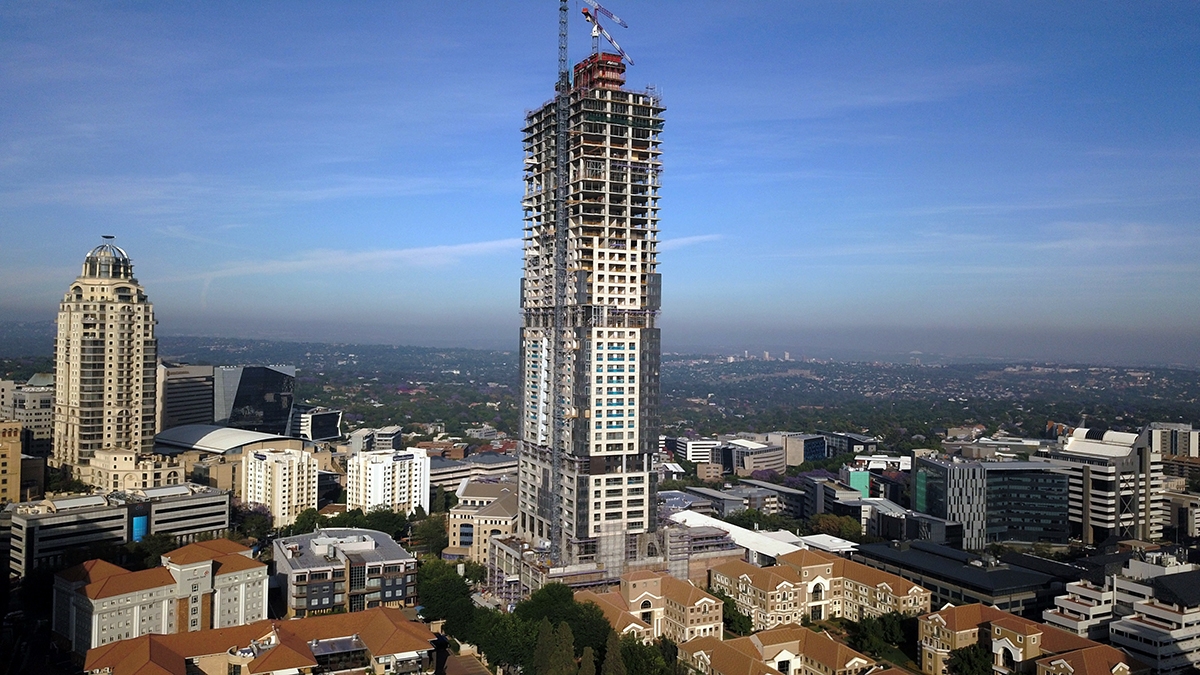 Façade cladding with structural glazing sealants