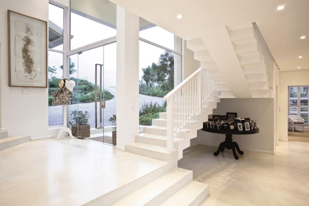 Smooth decorative finish with Cretecote