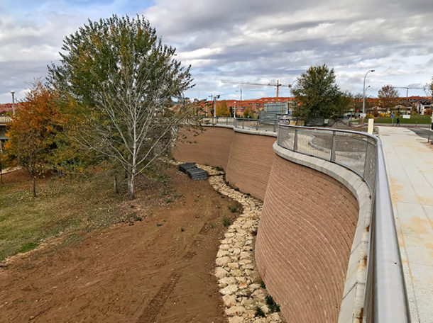 curve wall